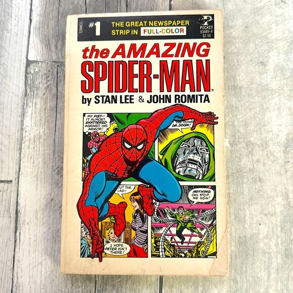 The amazing Spider-Man #1 1980 newspaper strip full color pocket book EUC - Picture 1 of 7